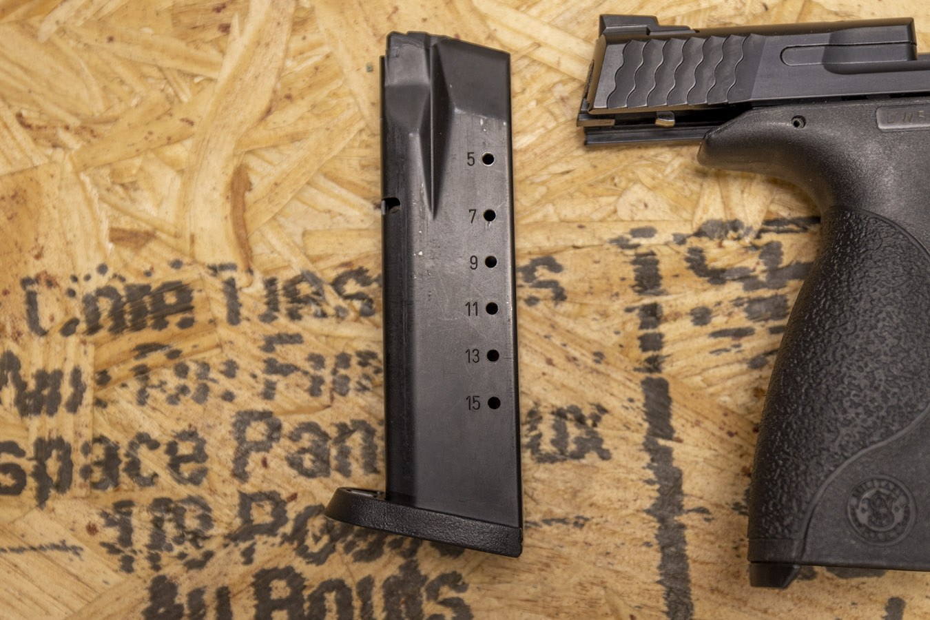 SMITH AND WESSON M&P40 40 S&W Full-Size Granville PD Police Trade-In Pistols with Night Sights (Good Condition)
